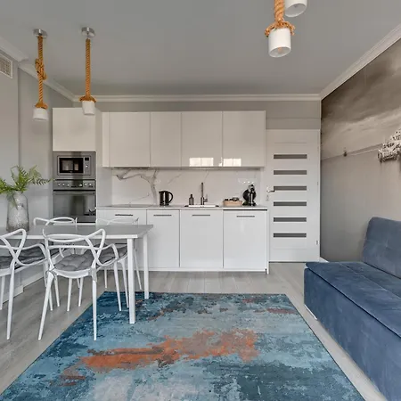 Bosman With Parking Close To The By Lion Appartamento Sopot