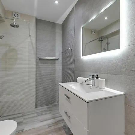 Bosman With Parking Close To The By Lion Apartamento Sopot