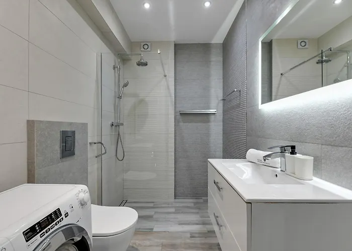 Апартаменти Bosman With Parking Close To The By Lion