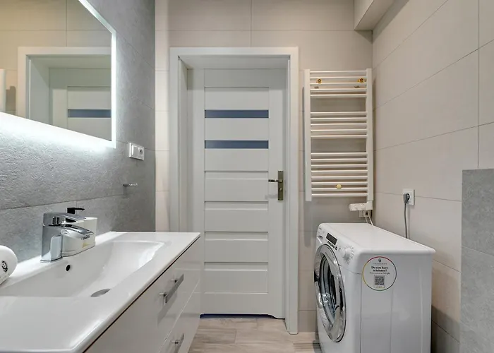 Апартаменти Bosman With Parking Close To The By Lion